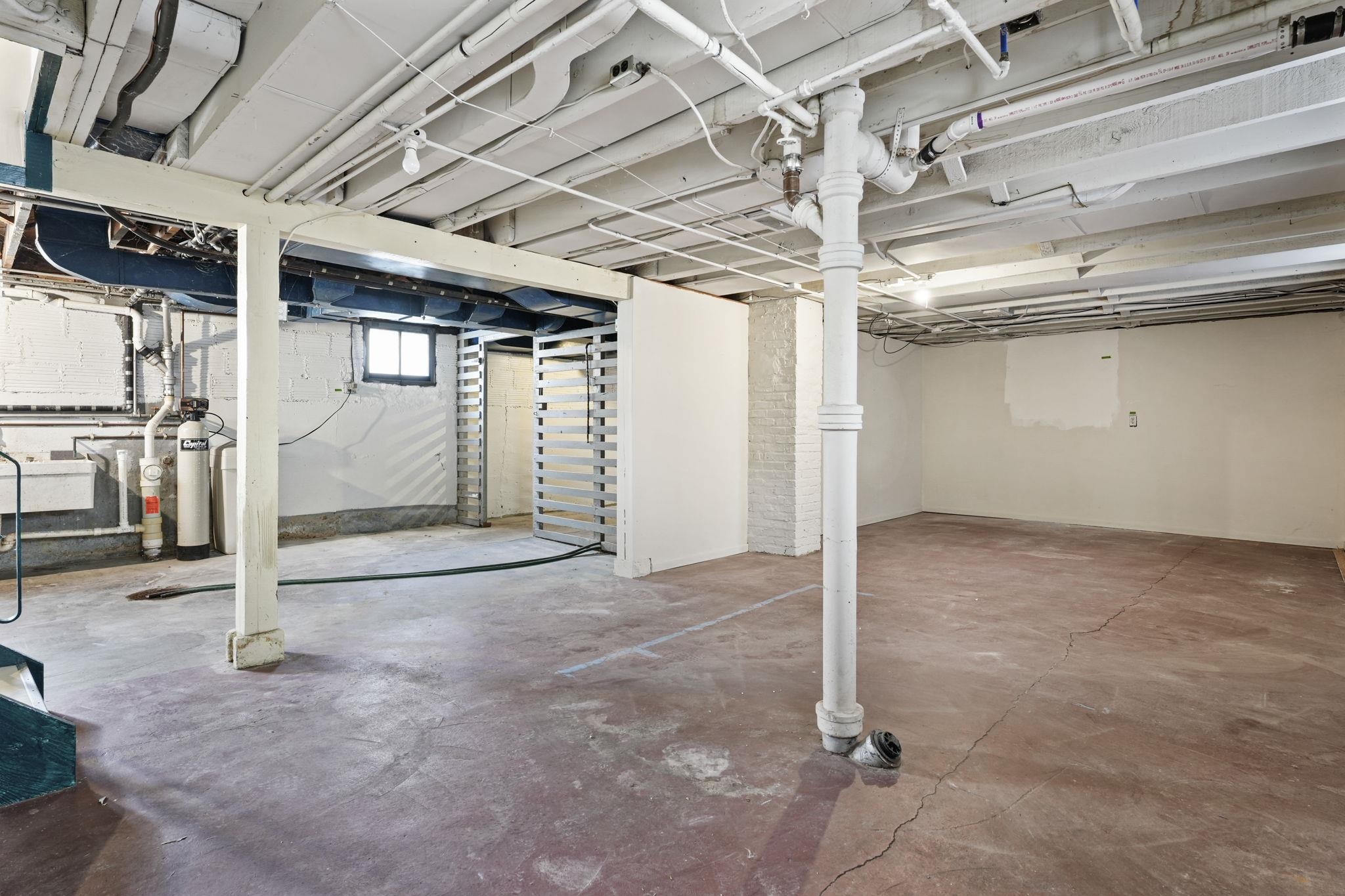 1433 Spaight Street Madison, WI 53703 - Photo 35 of 59