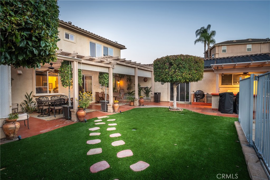 18309 Hollowtree Lane Riverside, CA 92504 - Photo 7 of 24
