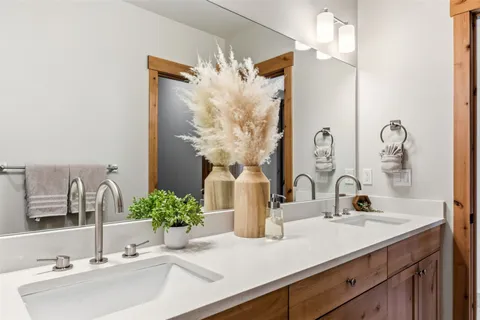 $3,195,000 | 83 McKay Place, Silverthorne, CO 80498