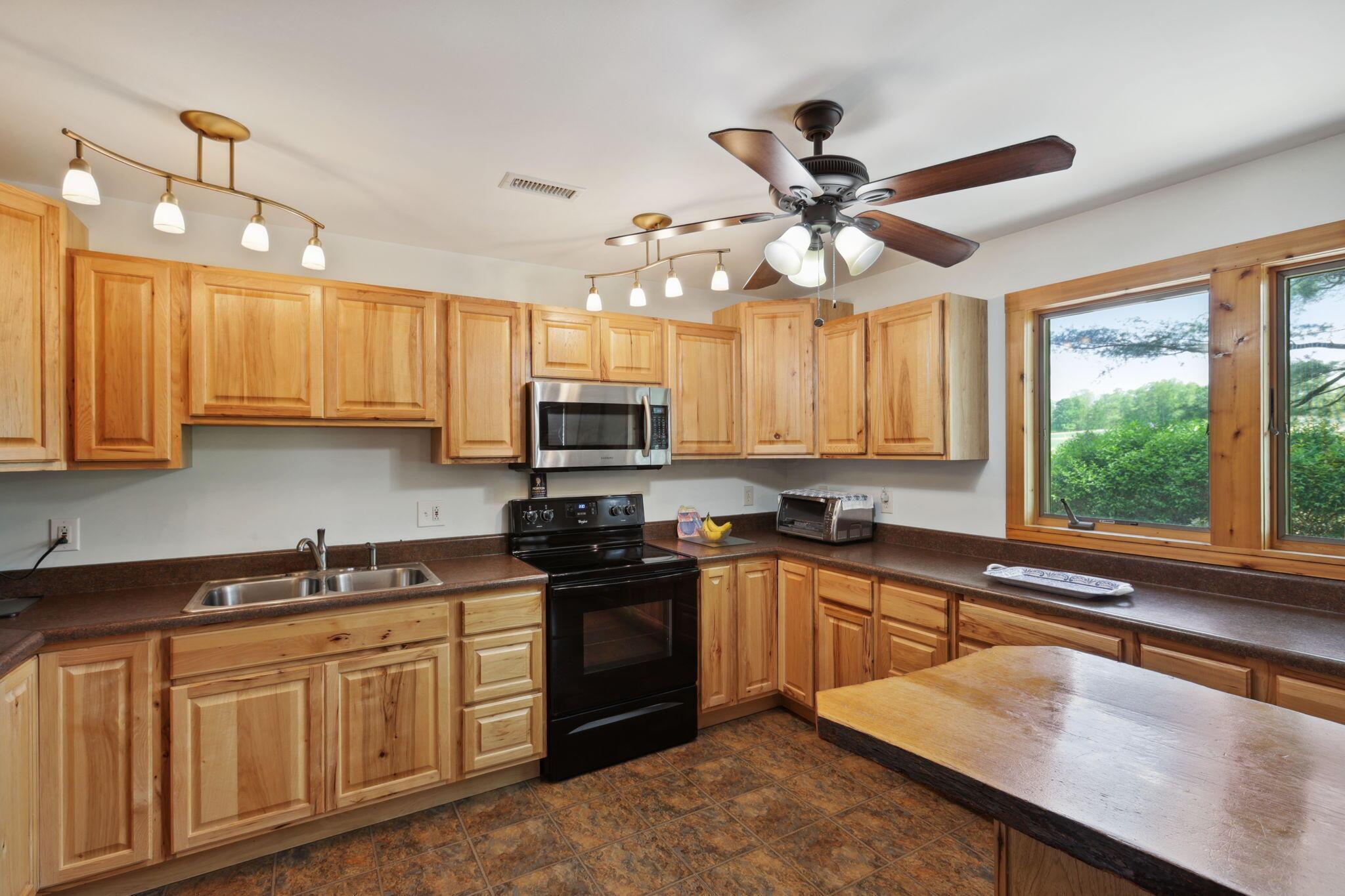 18040 Johnson Road Southeast Heath, OH 43056 - Photo 13 of 51 16-web-or-mls-0V3A8196