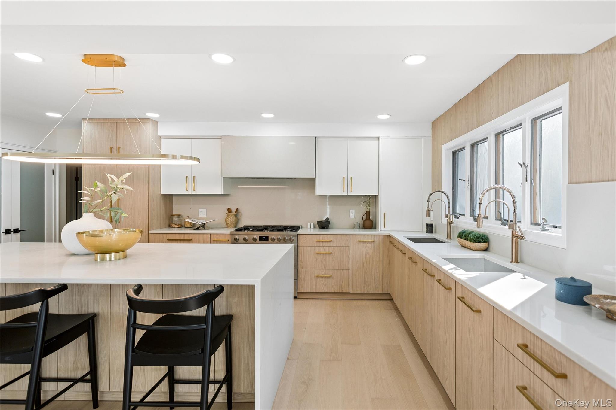 875 Channel Road Woodmere, NY 11598 - Photo 10 of 32 Gallery Image 10