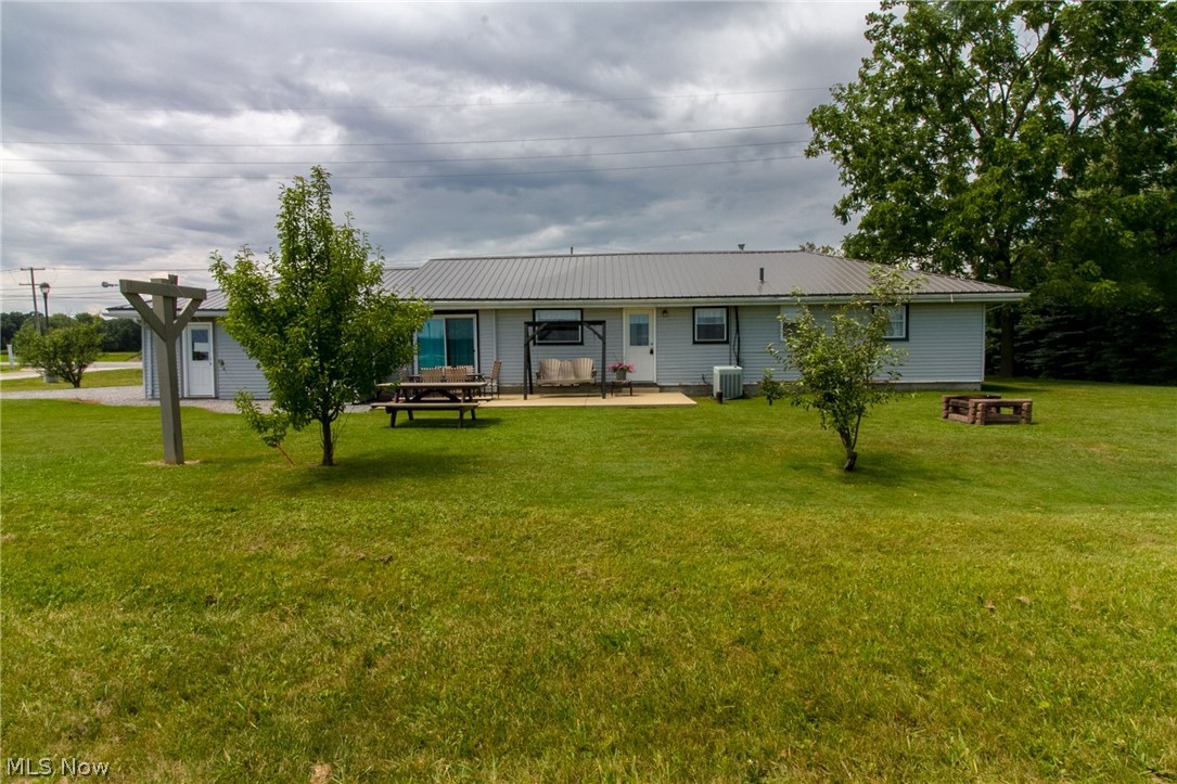14561 Madison Road Middlefield, OH 44062 - Photo 3 of 19
