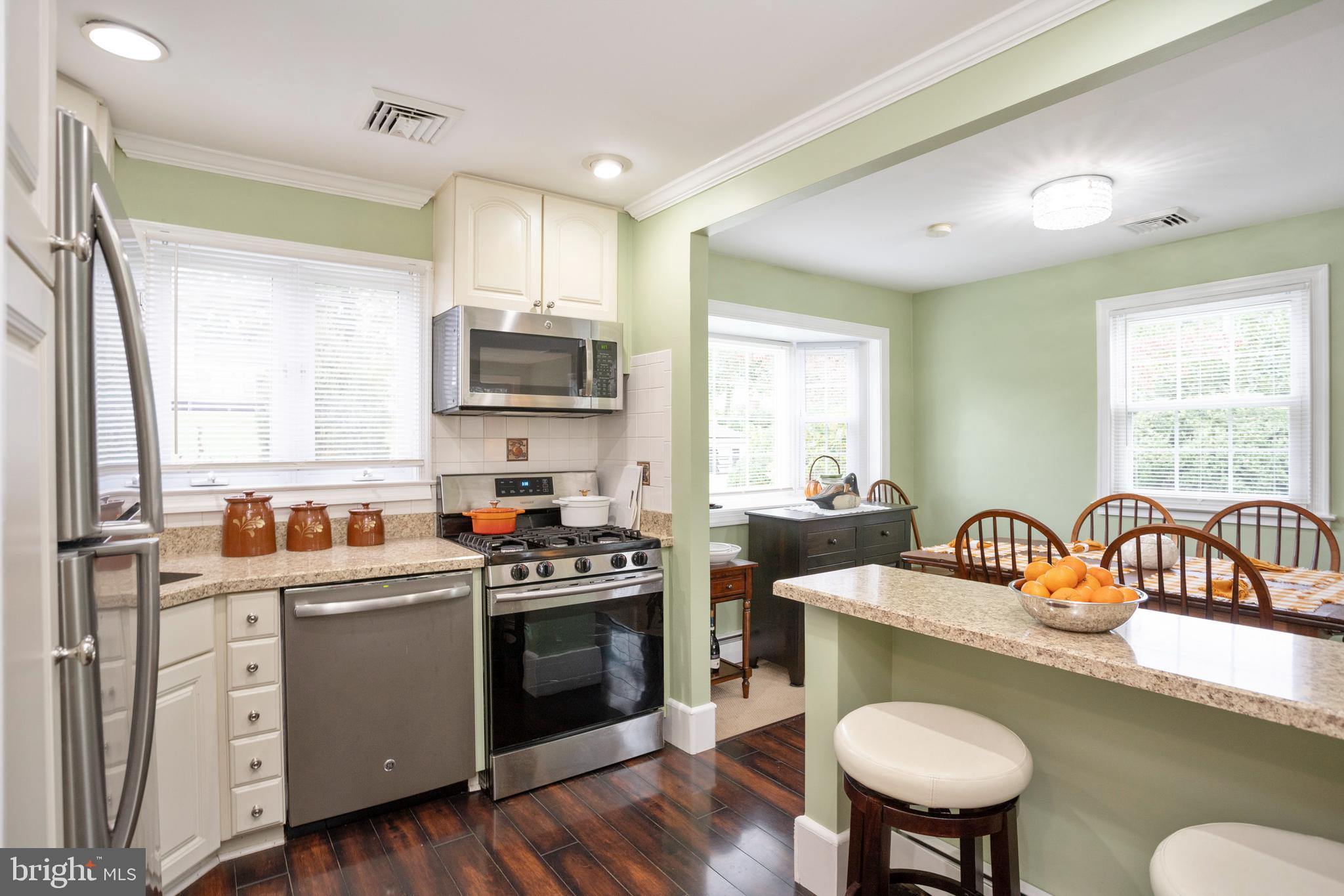 113 Brant Road Norristown, PA 19403 - Photo 11 of 34 Kitchen