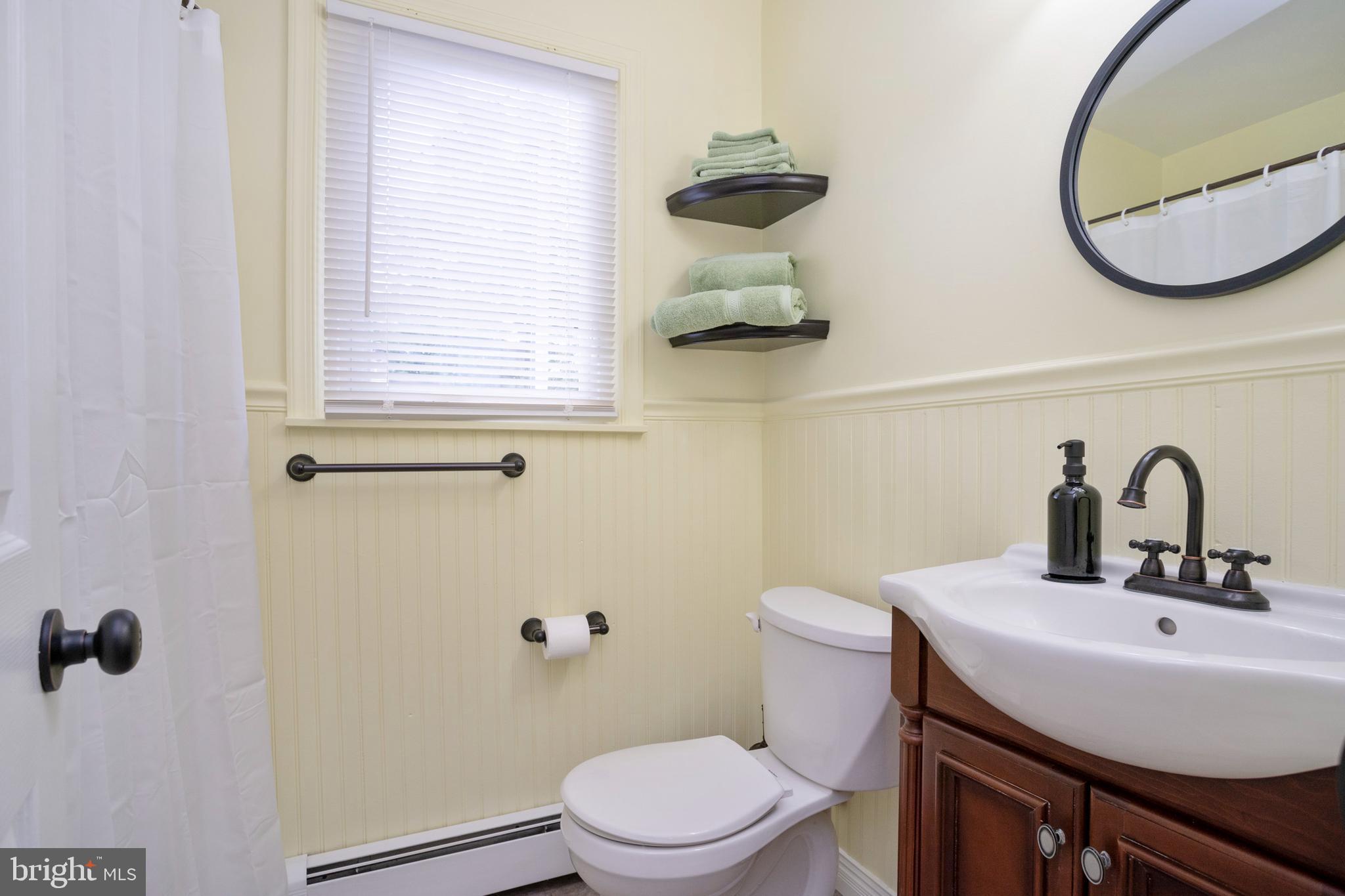 113 Brant Road Norristown, PA 19403 - Photo 21 of 34 Hall Bathroom