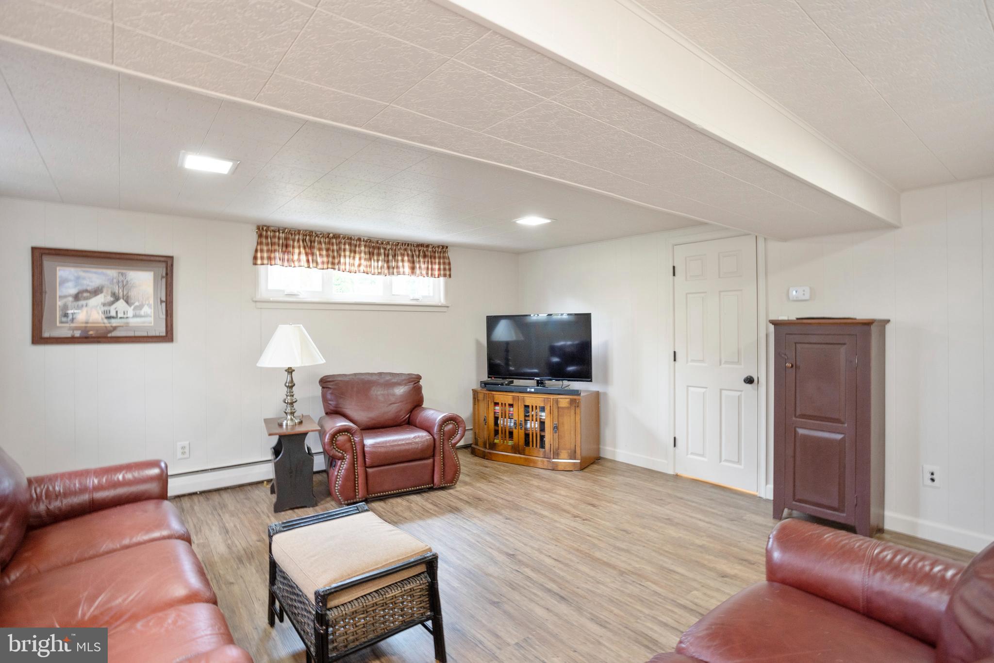 113 Brant Road Norristown, PA 19403 - Photo 23 of 34 Family Room