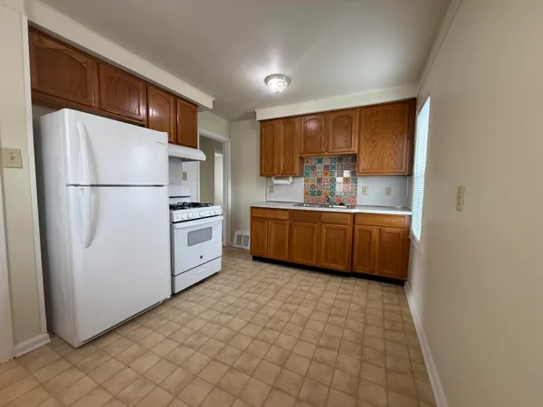 $169,900 | 673 Leblanc Street, Lincoln Park, MI 48146