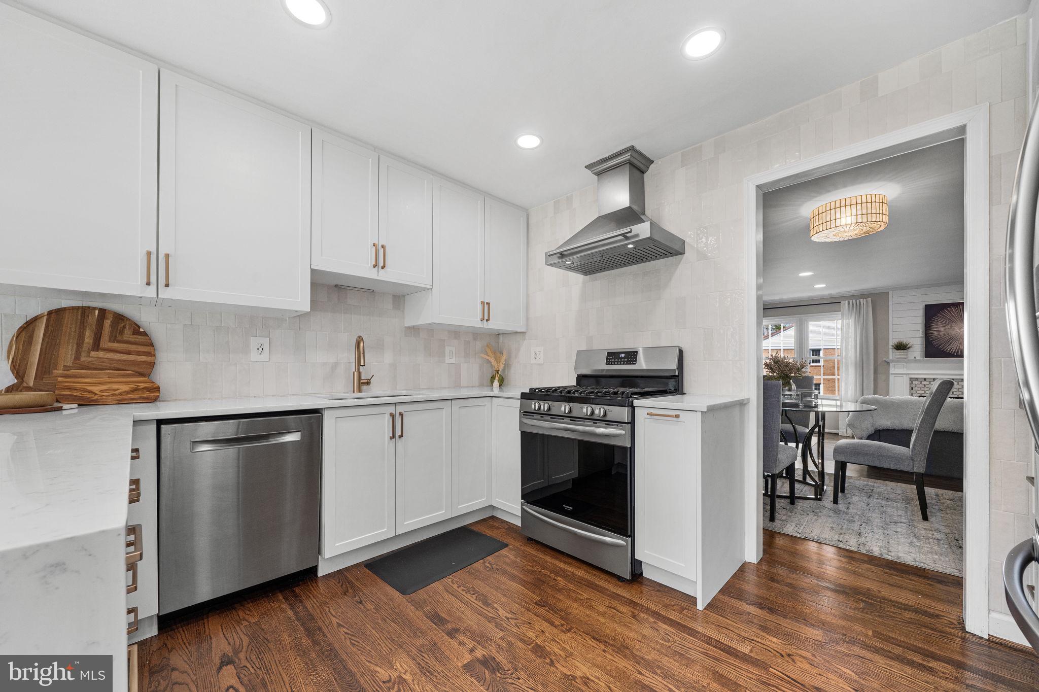 4819 Carriagepark Road Fairfax, VA 22032 - Photo 11 of 74 Gas Cooking