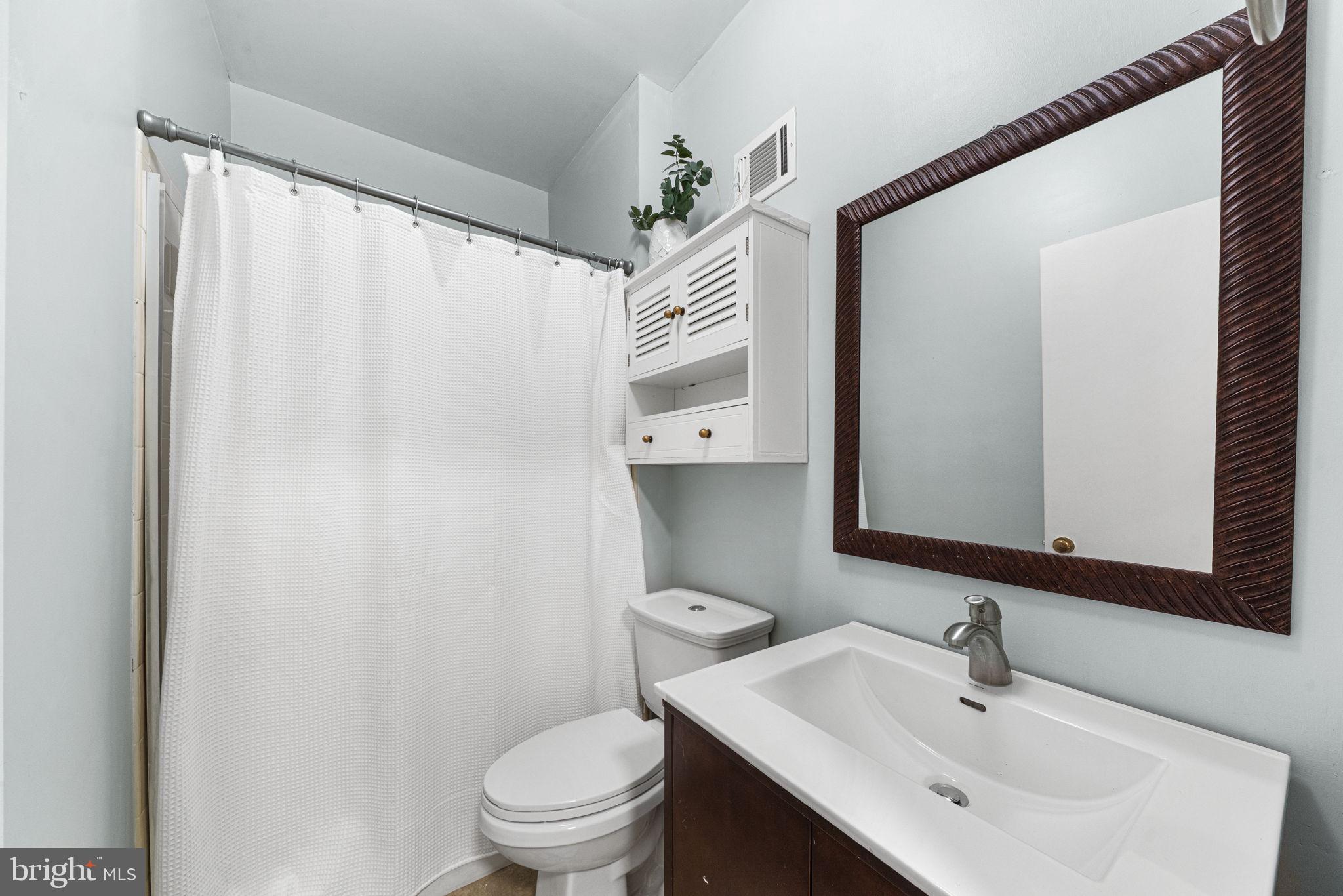 4819 Carriagepark Road Fairfax, VA 22032 - Photo 35 of 74 Lower Level Full Bathroom