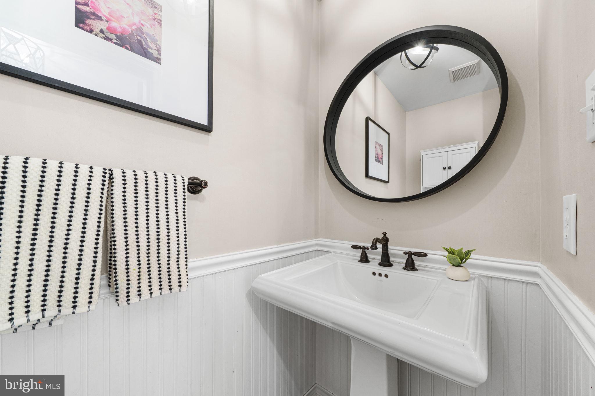 4819 Carriagepark Road Fairfax, VA 22032 - Photo 5 of 74 First Floor Powder Room