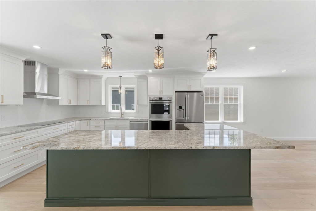 36 Colonial Road Webster, MA 01570 - Photo 3 of 42