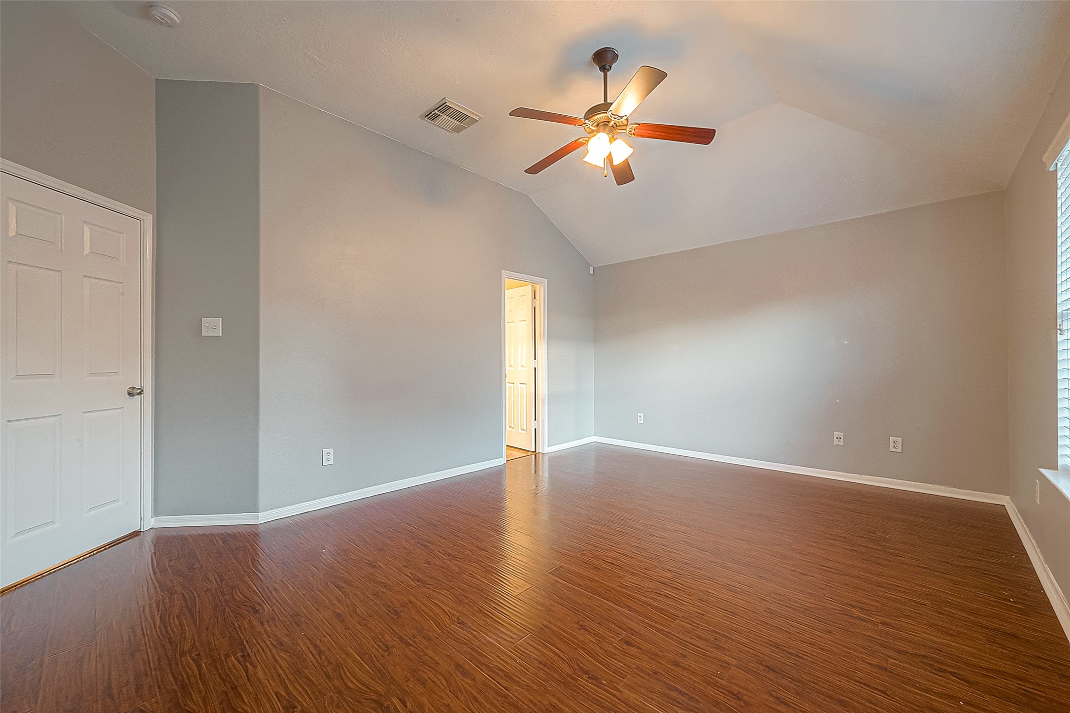 3214 Northgate Court Manvel, TX 77578 - Photo 14 of 16 Primary Bedroom
