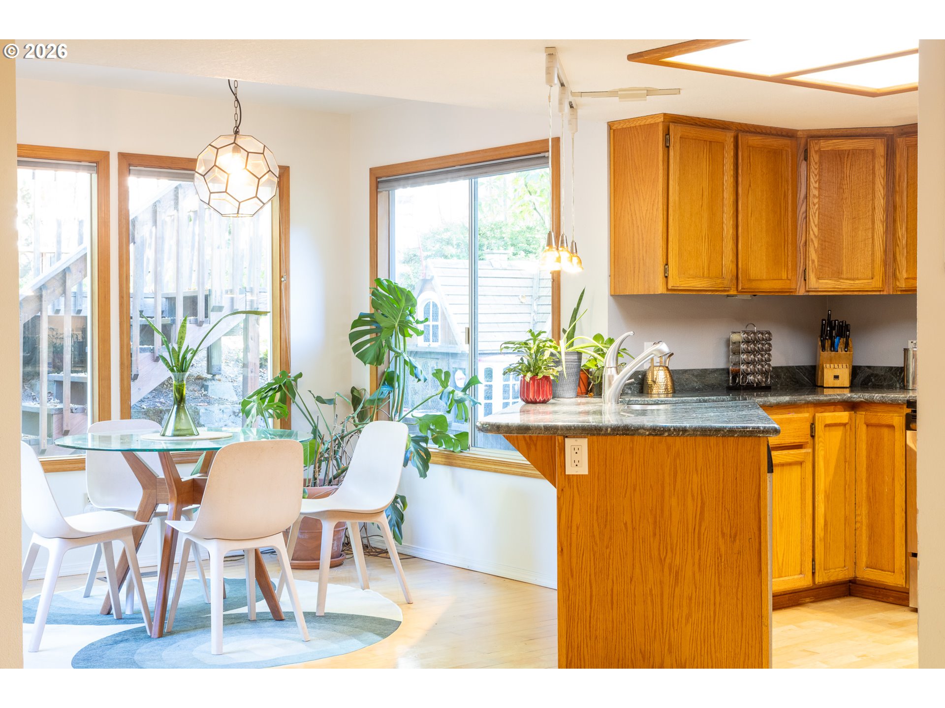 9436 Southwest Wood Parkway Portland, OR 97219 - Photo 9 of 29 Gallery Image 9