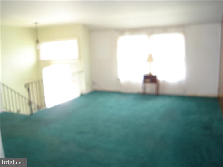 935 Chesterfield Road Barrington, NJ 08033 - Photo 3 of 11 Living Room