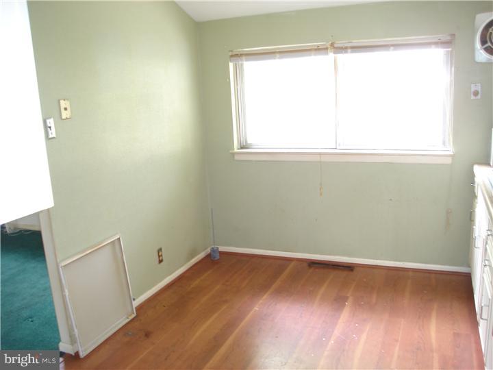 935 Chesterfield Road Barrington, NJ 08033 - Photo 5 of 11