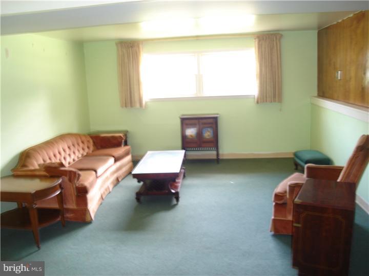 935 Chesterfield Road Barrington, NJ 08033 - Photo 8 of 11