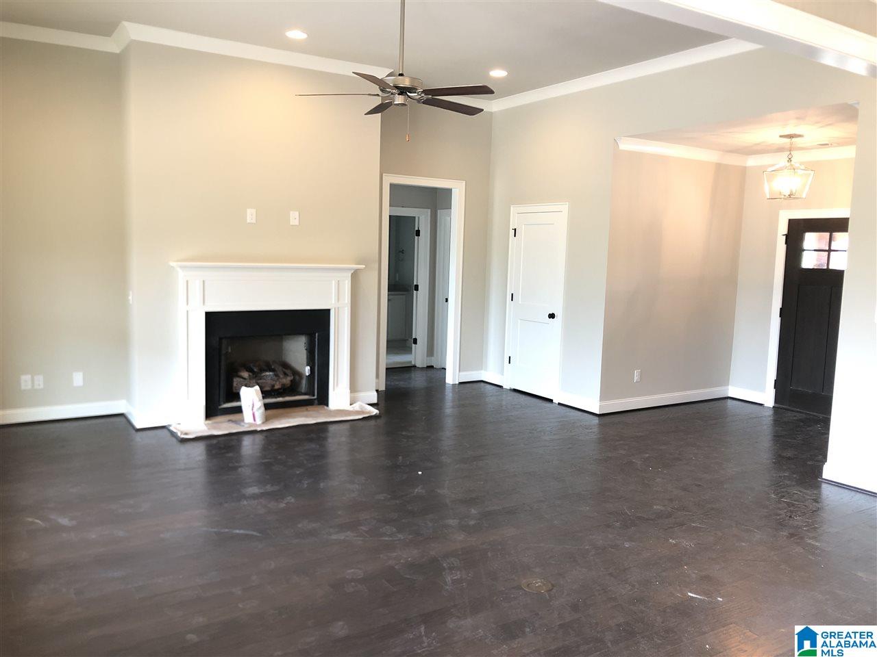 411 Oxford Way Pelham, AL 35124 - Photo 8 of 32