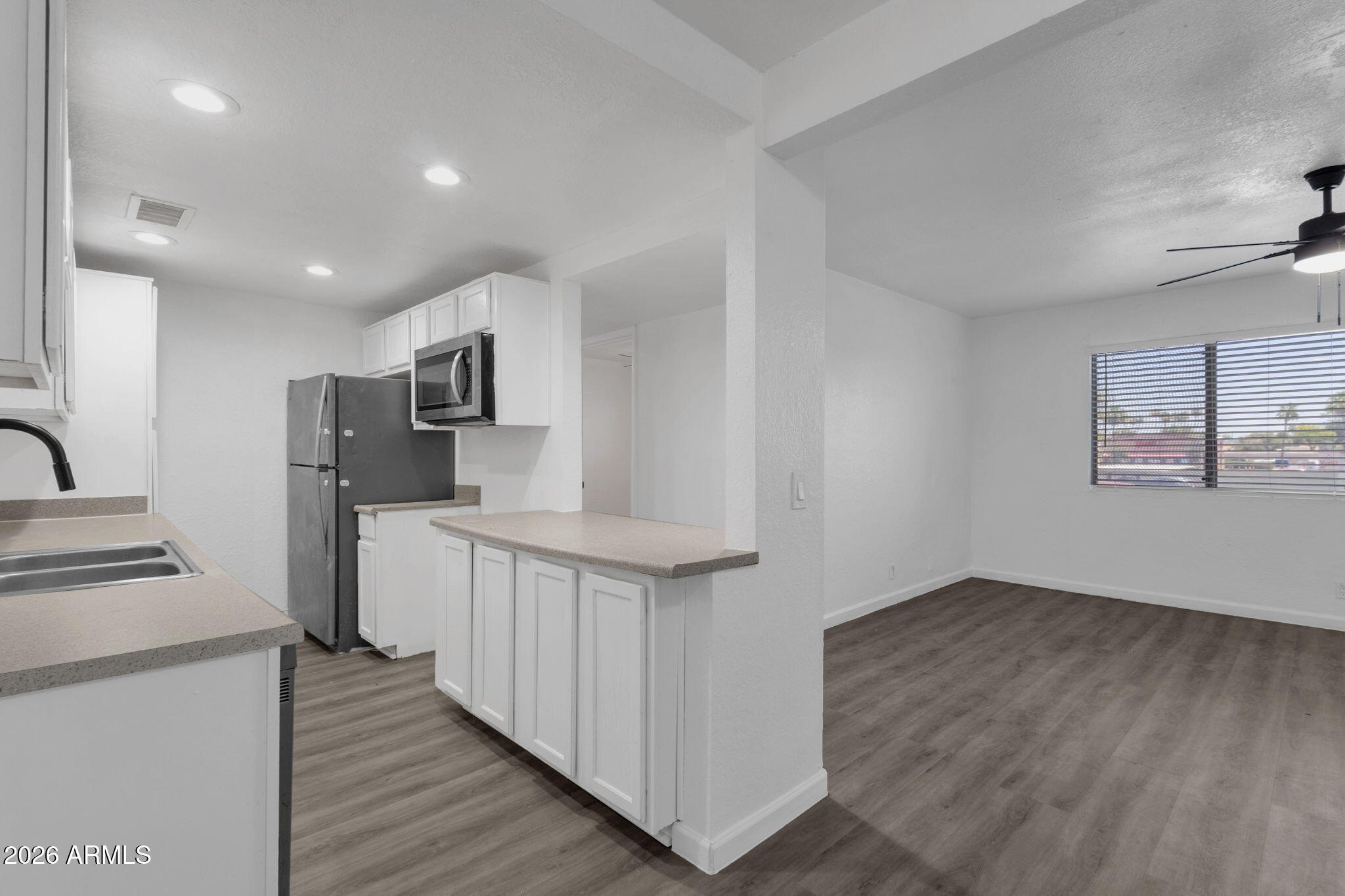 424 West Brown Road, Unit 202 Mesa, AZ 85201 - Photo 7 of 19