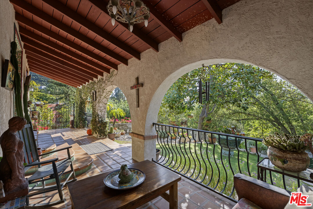 3290 Buckingham Road Glendale, CA 91206 - Photo 17 of 57