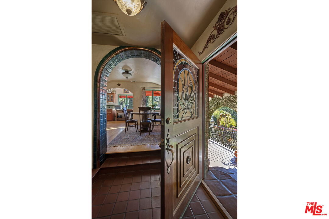 3290 Buckingham Road Glendale, CA 91206 - Photo 19 of 57