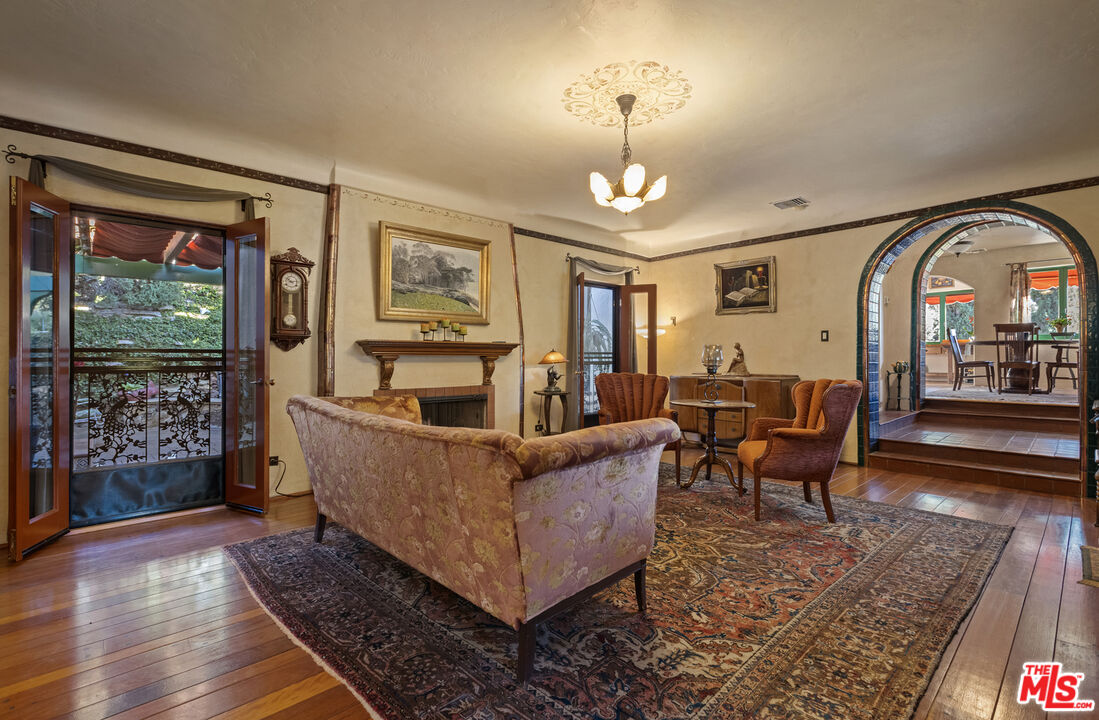 3290 Buckingham Road Glendale, CA 91206 - Photo 20 of 57