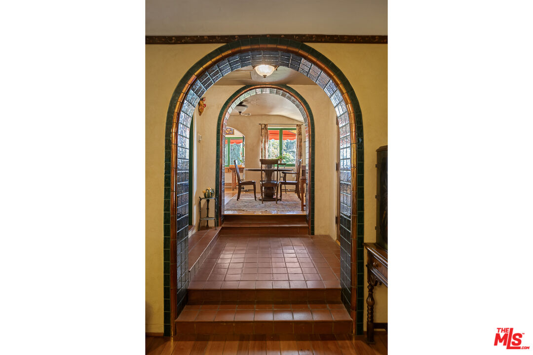 3290 Buckingham Road Glendale, CA 91206 - Photo 23 of 57