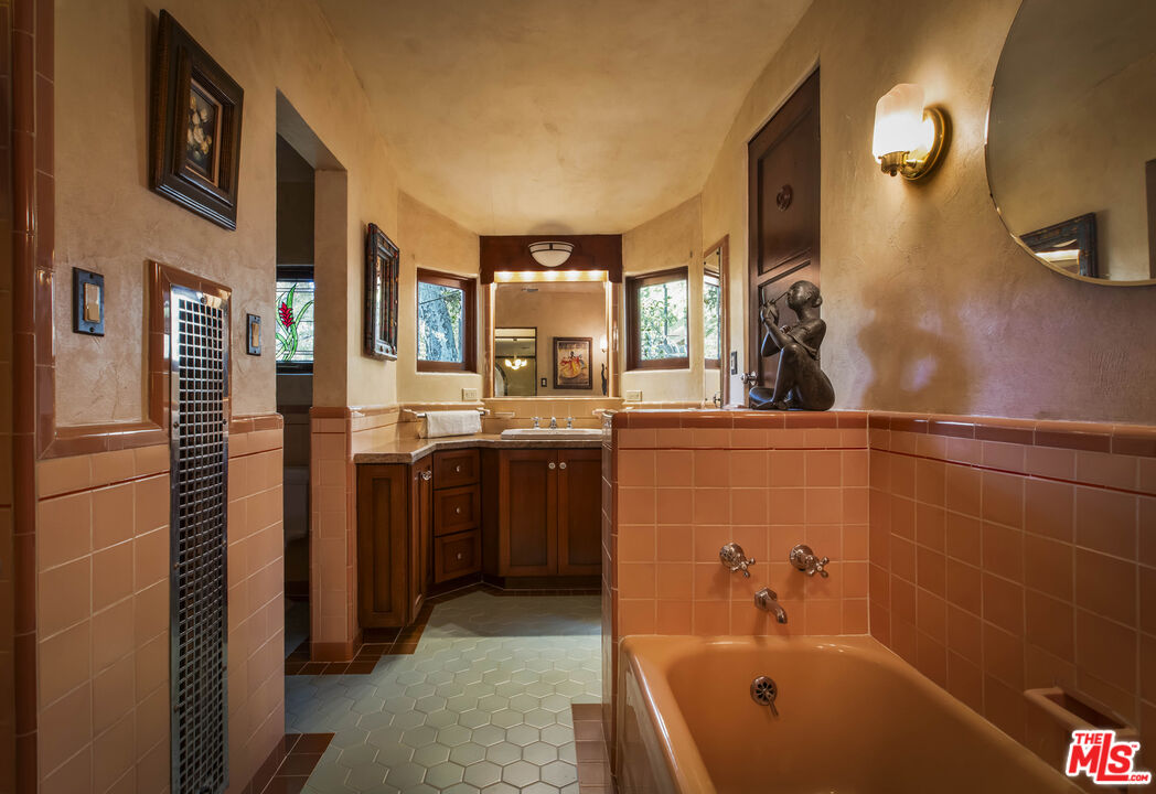 3290 Buckingham Road Glendale, CA 91206 - Photo 36 of 57