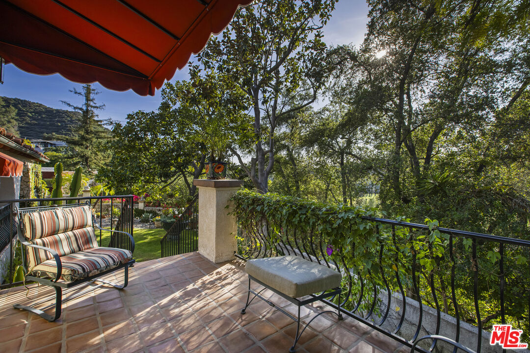 3290 Buckingham Road Glendale, CA 91206 - Photo 38 of 57