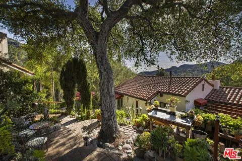 $1,789,000 | 3290 Buckingham Road, Glendale, CA 91206