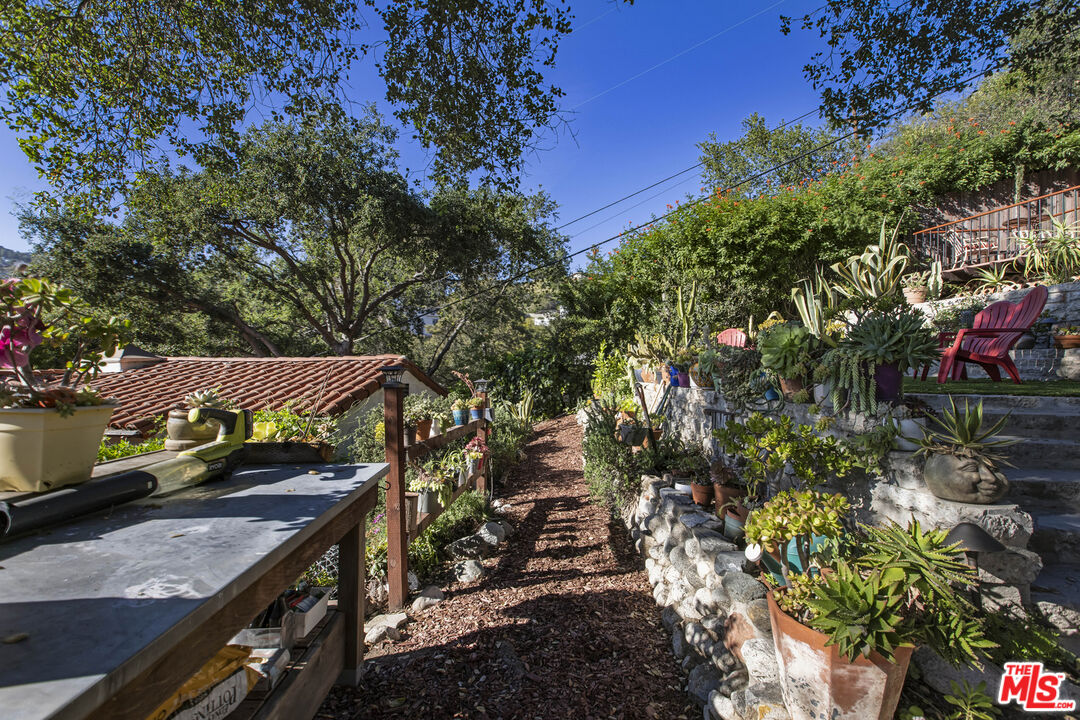 3290 Buckingham Road Glendale, CA 91206 - Photo 46 of 57