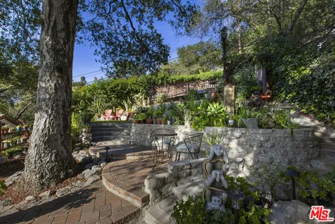 $1,789,000 | 3290 Buckingham Road, Glendale, CA 91206
