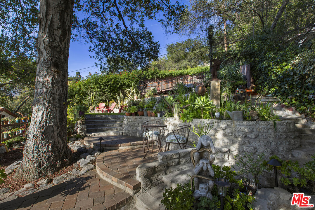 3290 Buckingham Road Glendale, CA 91206 - Photo 47 of 57