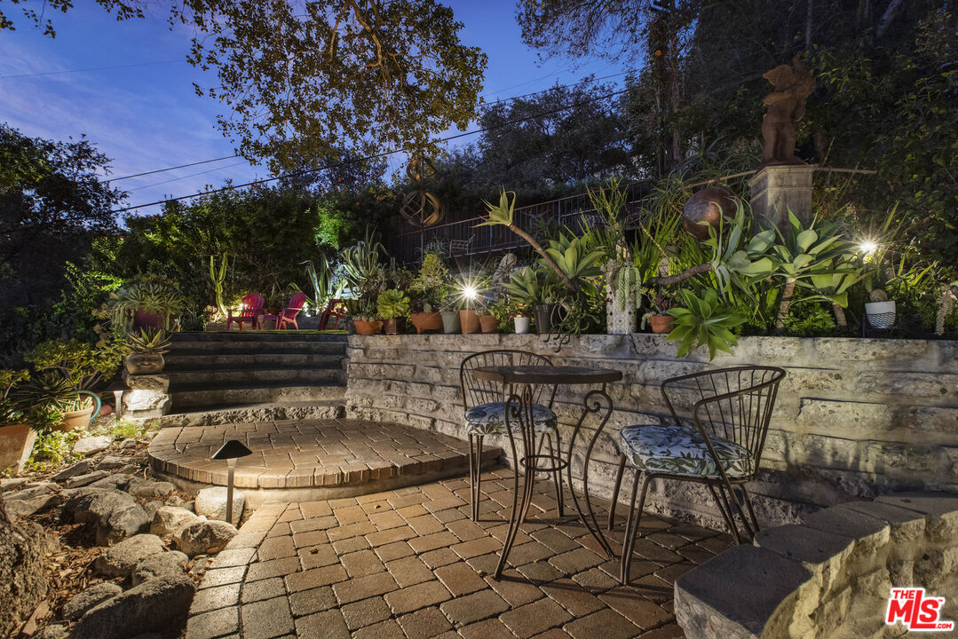 3290 Buckingham Road Glendale, CA 91206 - Photo 48 of 57