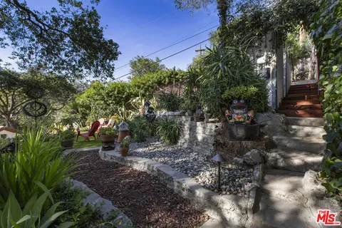 $1,789,000 | 3290 Buckingham Road, Glendale, CA 91206