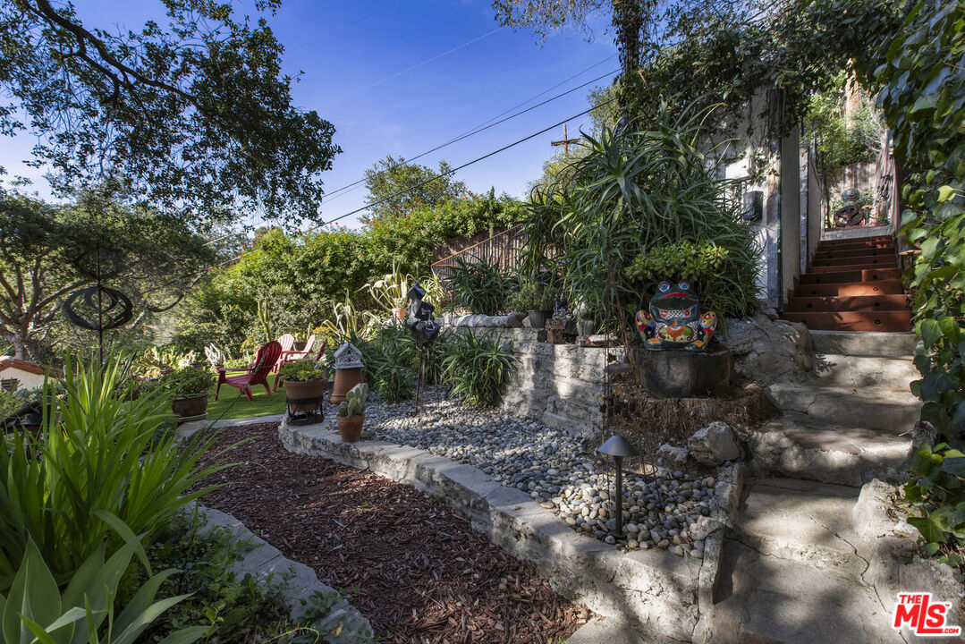 3290 Buckingham Road Glendale, CA 91206 - Photo 50 of 57