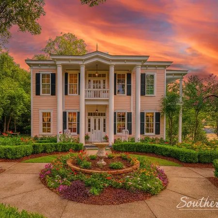$1,279,000 | 301 East Richardson Avenue, Summerville, SC 29483