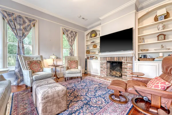 $1,280,000 | 301 East Richardson Avenue, Summerville, SC 29483