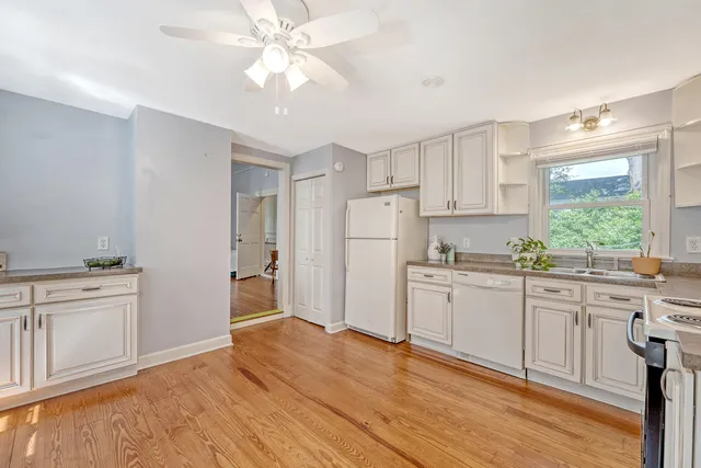 $1,285,000 | 301 East Richardson Avenue, Summerville, SC 29483