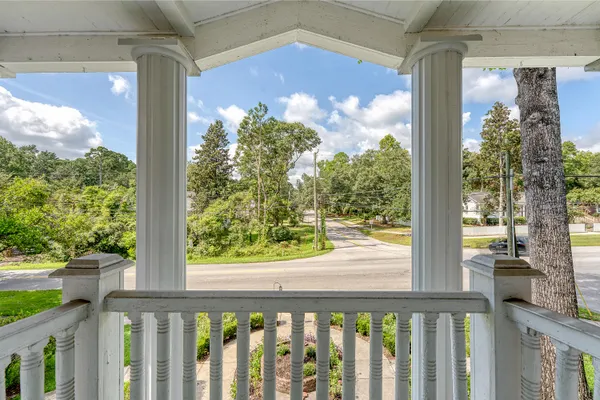 $1,280,000 | 301 East Richardson Avenue, Summerville, SC 29483