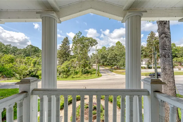 $1,285,000 | 301 East Richardson Avenue, Summerville, SC 29483