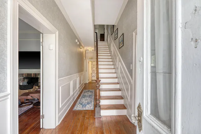 $1,285,000 | 301 East Richardson Avenue, Summerville, SC 29483