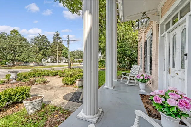 $1,285,000 | 301 East Richardson Avenue, Summerville, SC 29483