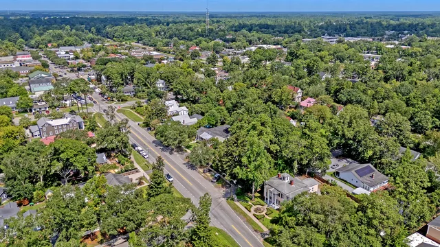 $1,285,000 | 301 East Richardson Avenue, Summerville, SC 29483