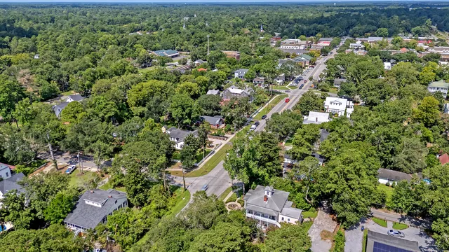 $1,285,000 | 301 East Richardson Avenue, Summerville, SC 29483