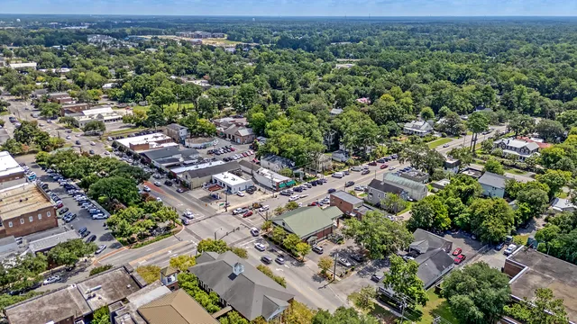 $1,285,000 | 301 East Richardson Avenue, Summerville, SC 29483