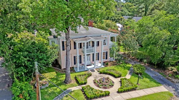 $1,280,000 | 301 East Richardson Avenue, Summerville, SC 29483