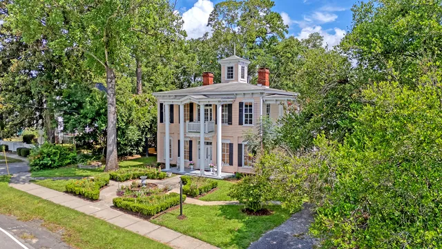 $1,285,000 | 301 East Richardson Avenue, Summerville, SC 29483
