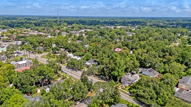 $1,285,000 | 301 East Richardson Avenue, Summerville, SC 29483