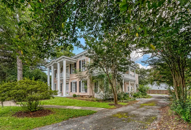 $1,285,000 | 301 East Richardson Avenue, Summerville, SC 29483