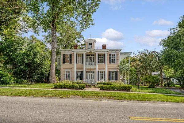 $1,280,000 | 301 East Richardson Avenue, Summerville, SC 29483