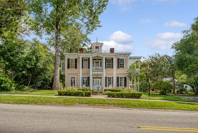 $1,285,000 | 301 East Richardson Avenue, Summerville, SC 29483